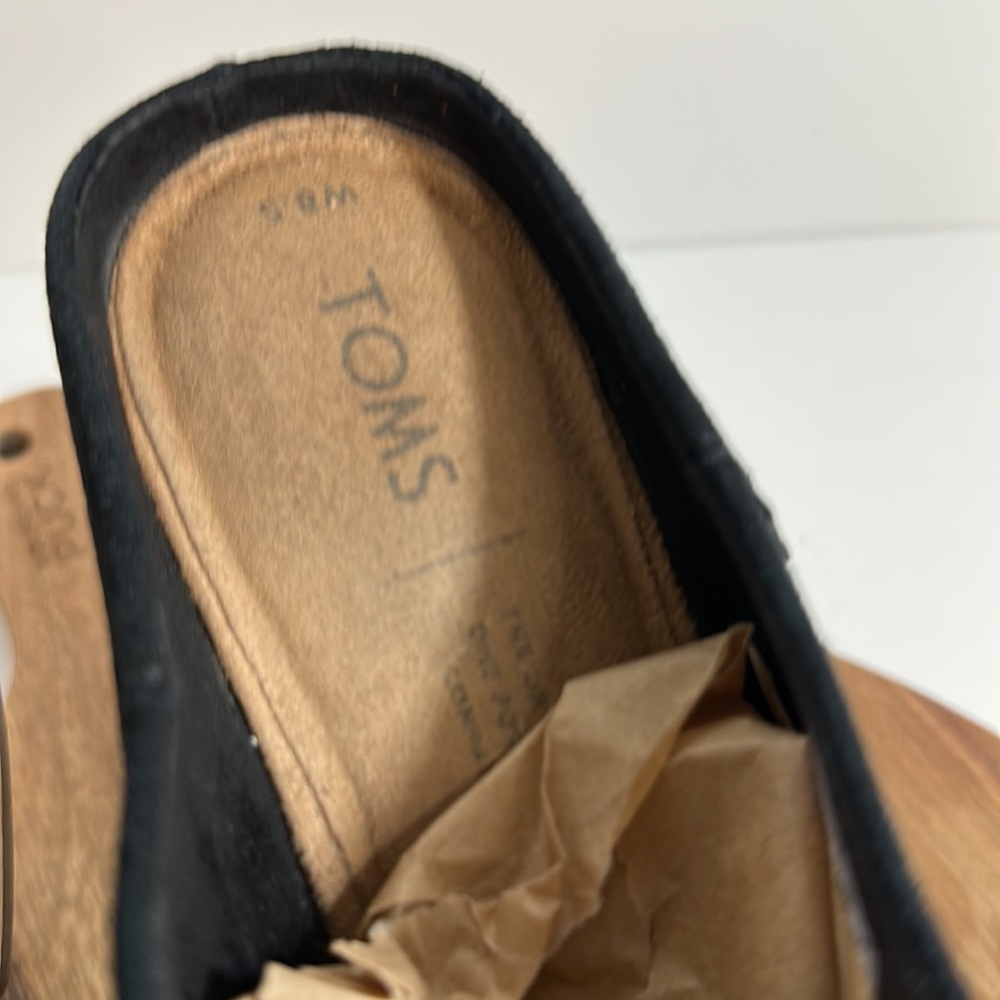 Women’s Tom’s black suede “Leila” slip-on clogs SZ 8.5 fringe tassels - Picture 8 of 15